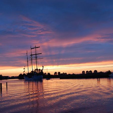 Buitenplaats T Ges Sneek Exterior foto